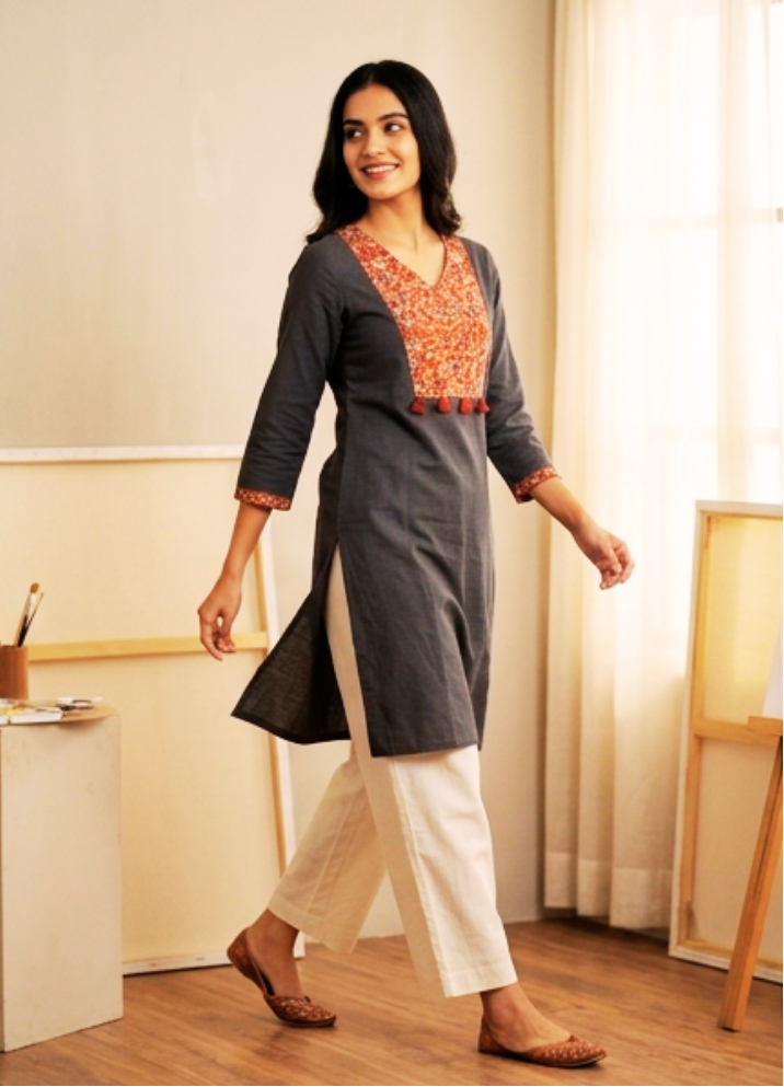 BLACK SHORT KURTI
